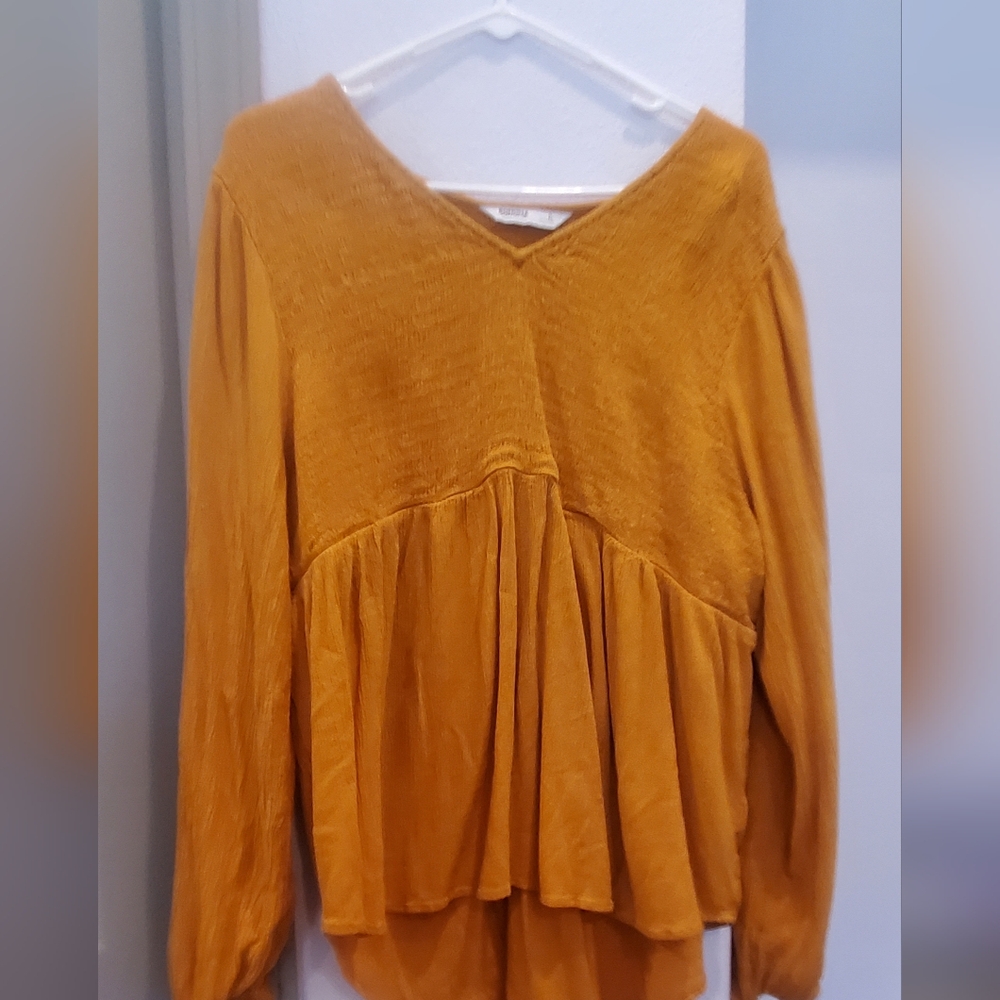 Flowy smocked V-neck top mustard color xl